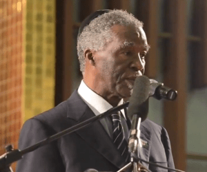 Former SA President Thabo Mbeki with kippah in Synagogue Johannesburg at Mandela's pareyer memoreial